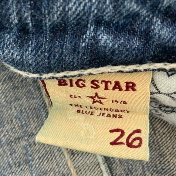 Big Star Shorts Women's Size 26 Distressed Whiskers Stitches Logo Pockets Denim - Picture 8 of 9